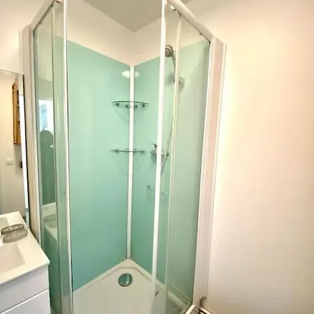 Апартаменты Le Cosy Studio Proche Paris Avec Parking & Terrasse